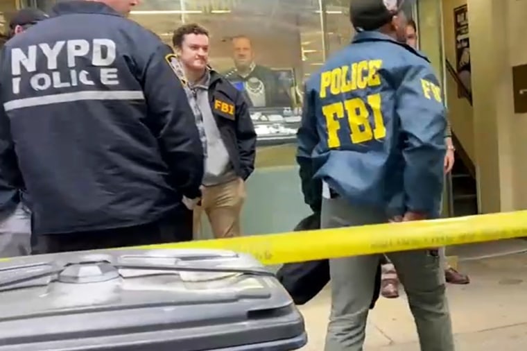 250204-nypd-fbi-diamond-district-arrest-wnbc-snip-ac-434p-b7bf6e-1 diamond district store arrest