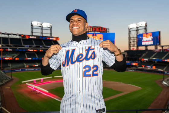 Juan Soto introductory press conference ny New York Mets uniform smile happy