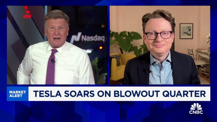 108052242-17297706871729770682-36810664633-1080pnbcnews WSJ's Tim Higgins on Tesla's blowout quarter: This is back to a growth story