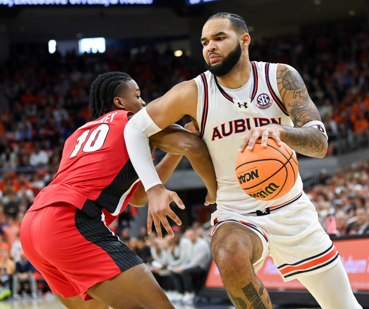 250318-auburn-forward-johni-broome-ac-909p-4a95a4 johni broome auburn forward